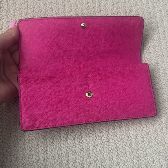 Michael Kors pink wallet - Picture 5 of 7
